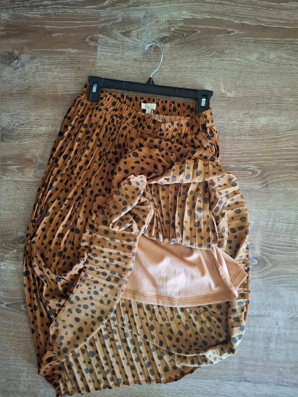 New w/Tags EASEL Pleated MIDI Skirt - Picture 3 of 5